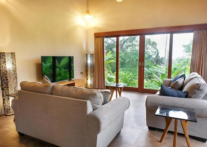 Atik, Spacious Jungle Villa Ubud