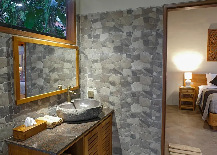 Atik, Spacious Jungle Villa Ubud