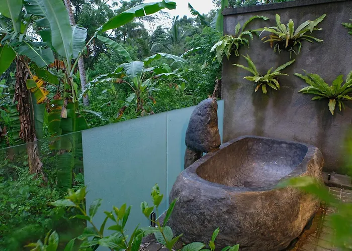 Atik, Spacious Jungle Villa Ubud